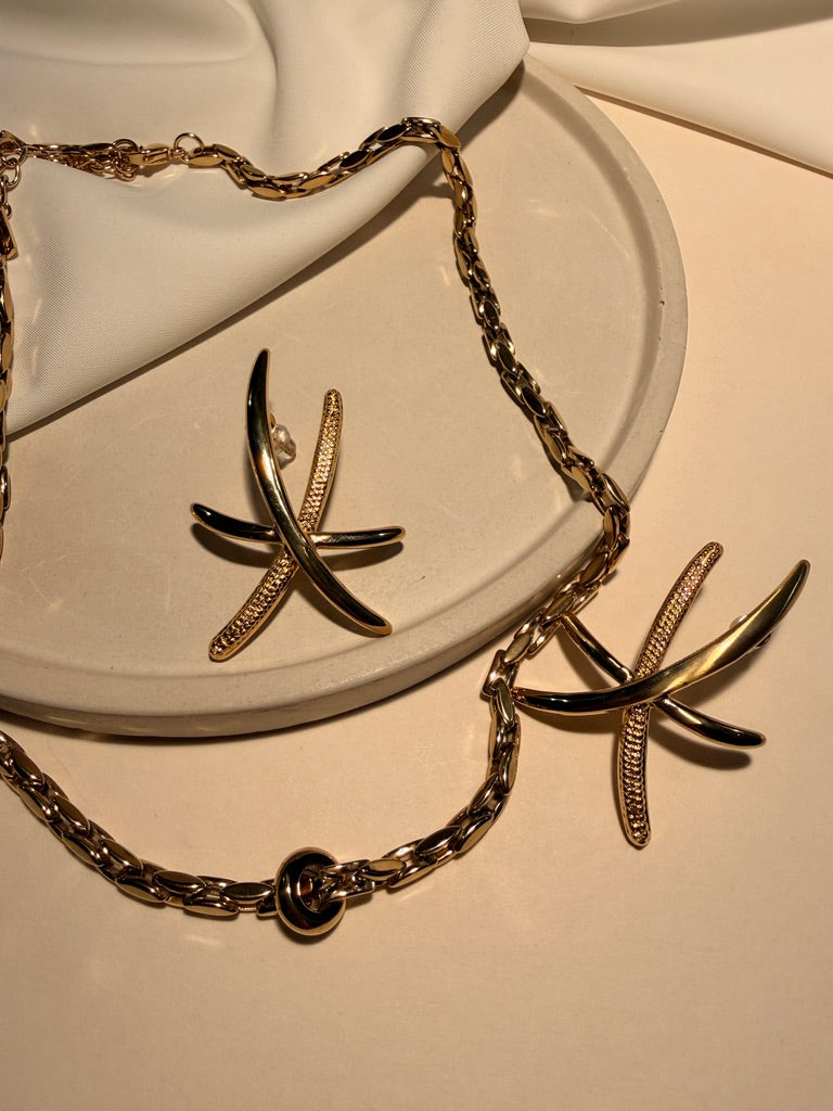 Elegant earrings in luxury jewelry styling